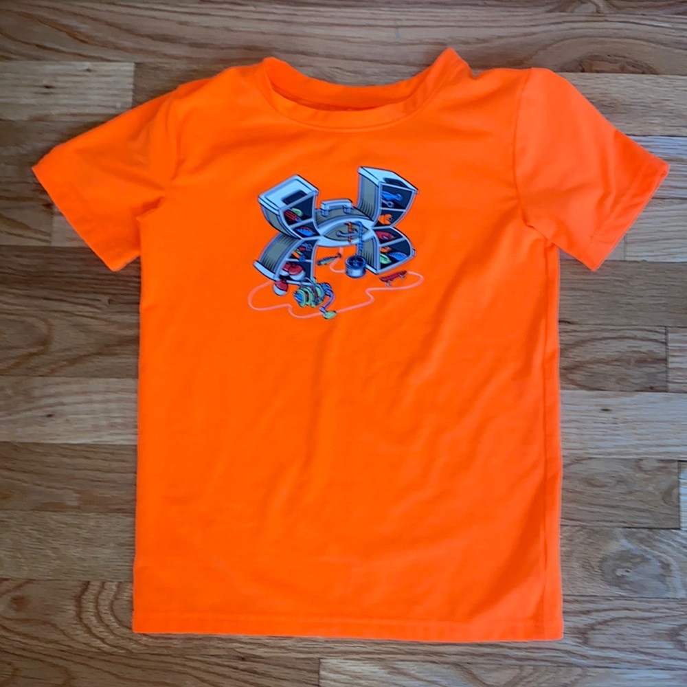 “Under Armour” boys size 7 short sleeve shirt worn VERY few times!!